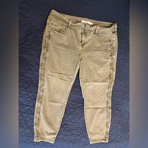 Torrid size 22 green Capris jeggings!